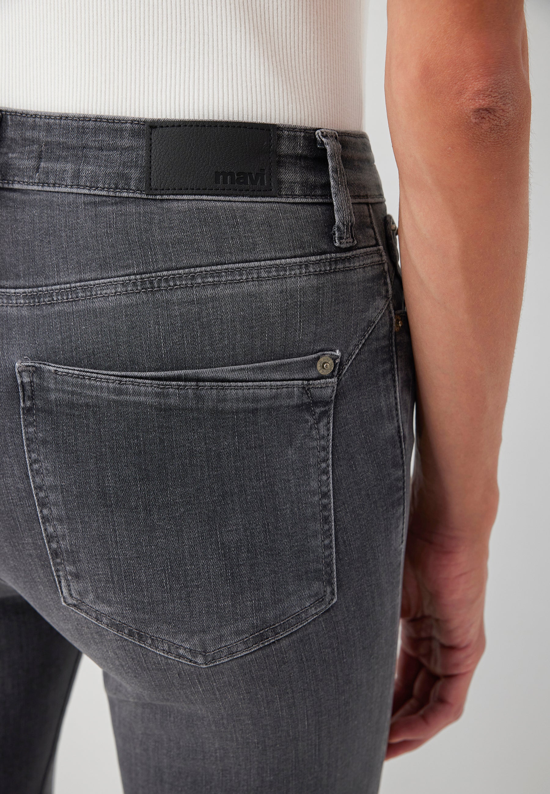 Mavi Jeans KENDRA | Mid-rise, Straight Leg LT Smoke Brushed