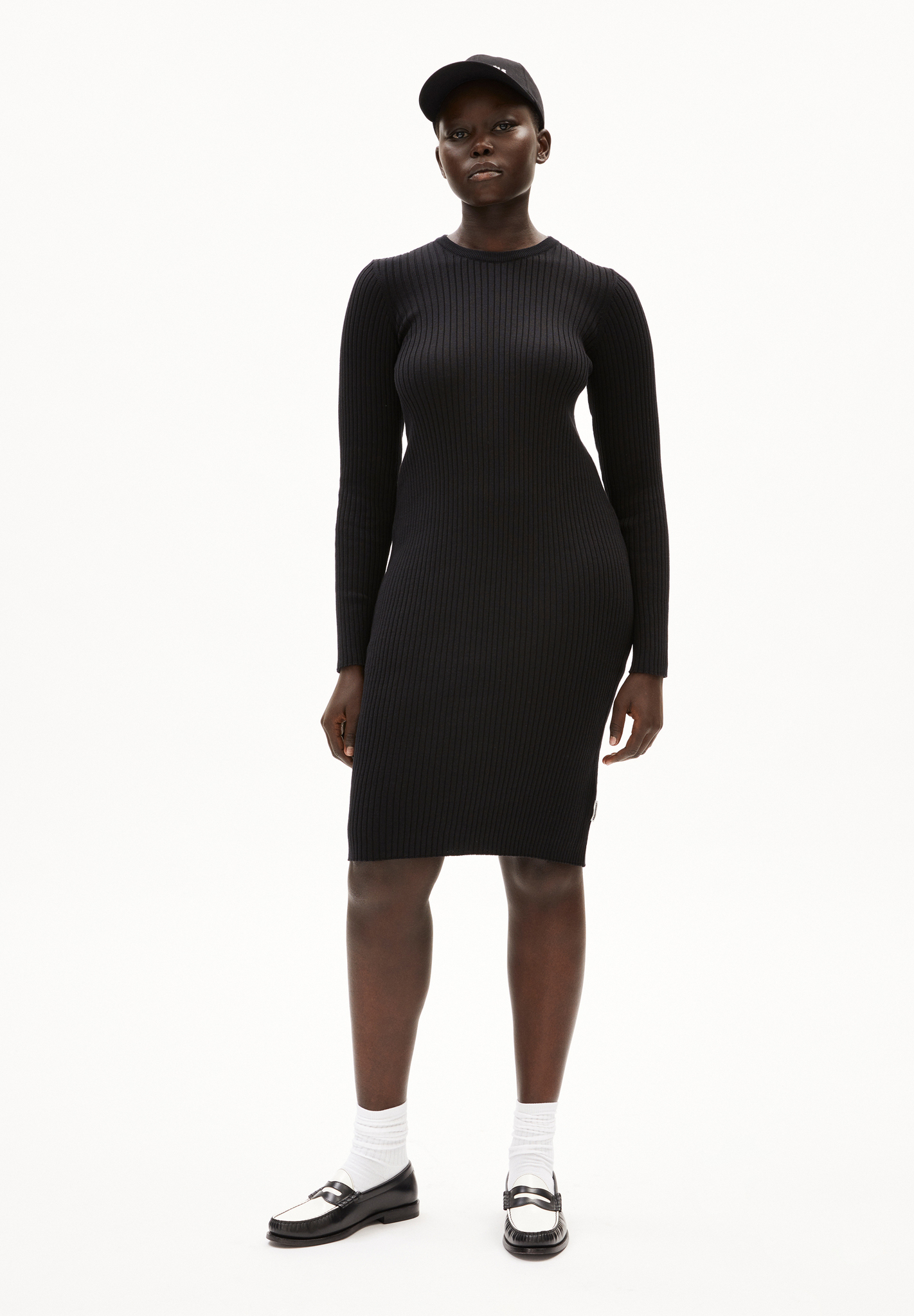 Armedangels  LIAA RN Strickkleid Slim Fit aus Bio-Baumwolle in schwarz 