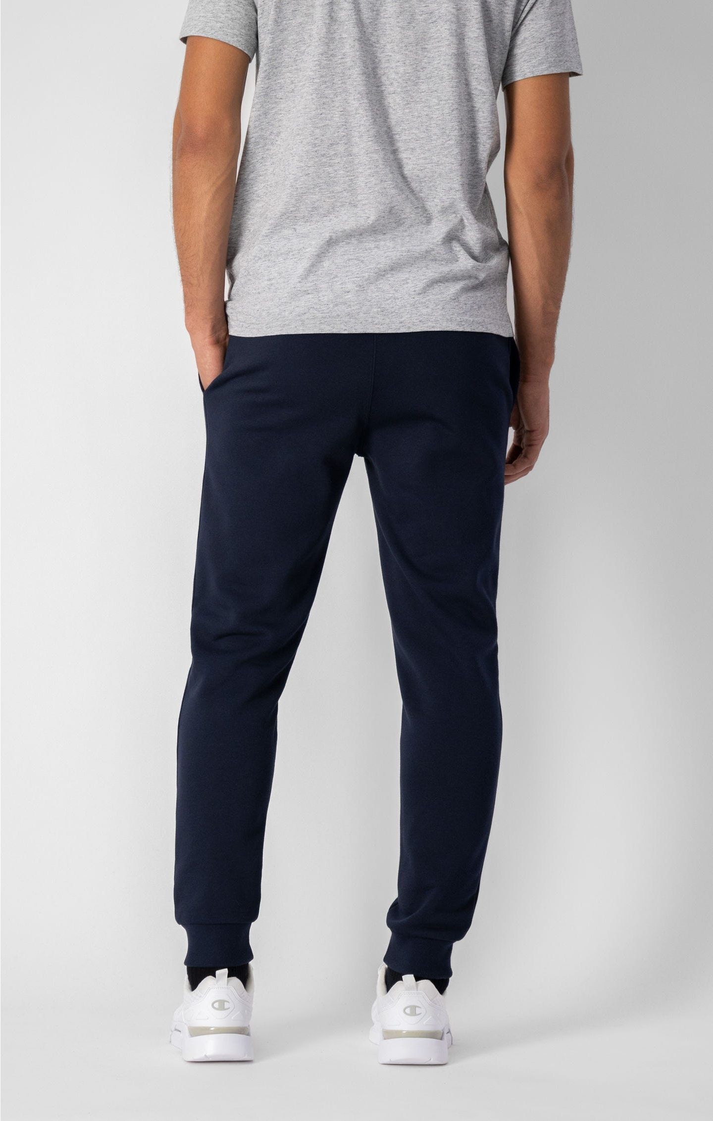 Champion Legacy Jogginghose mit C-Logo und gerippten Knöchelbündchen in blau Champion Legacy Jogginghose mit C-Logo und gerippten Knöchelbündchen in blau