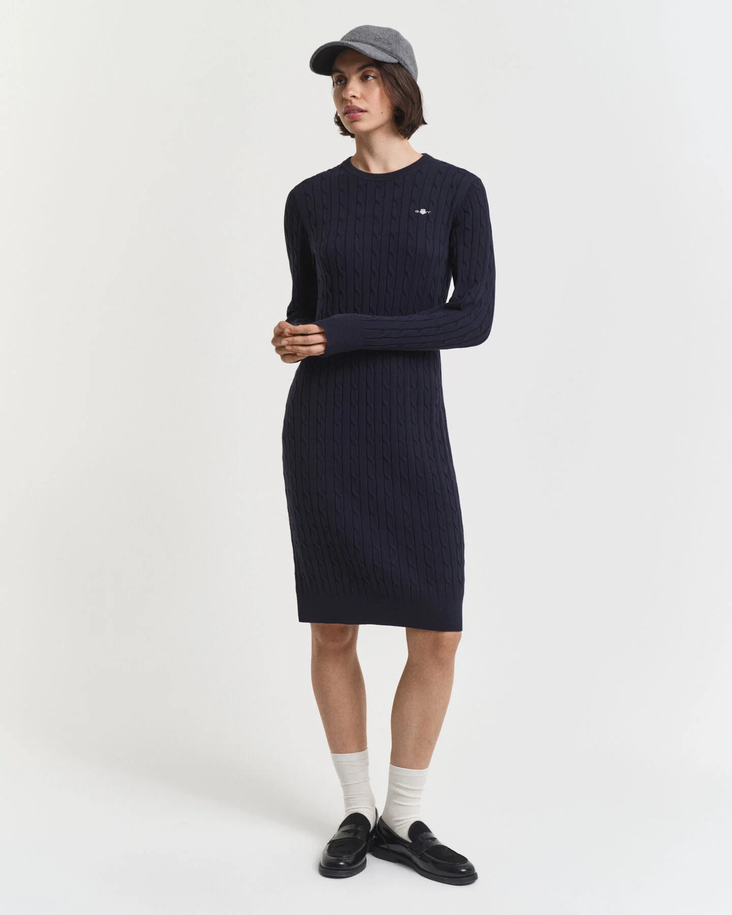 GANT Zopfstrick Rundhalslleid aus Stretchbaumwolle in blau / CABLE C-NECK DRESS
