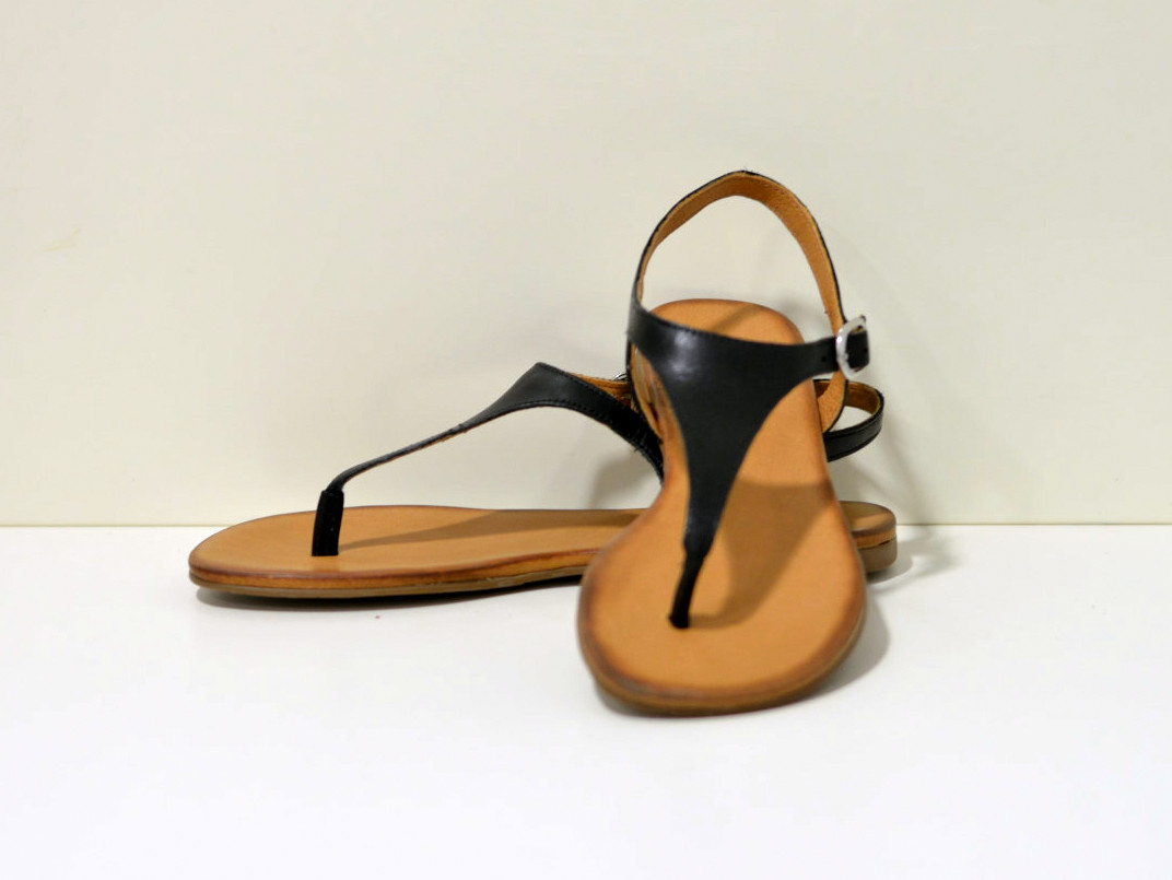 Tube Zehensandalen aus Leder Schwarz