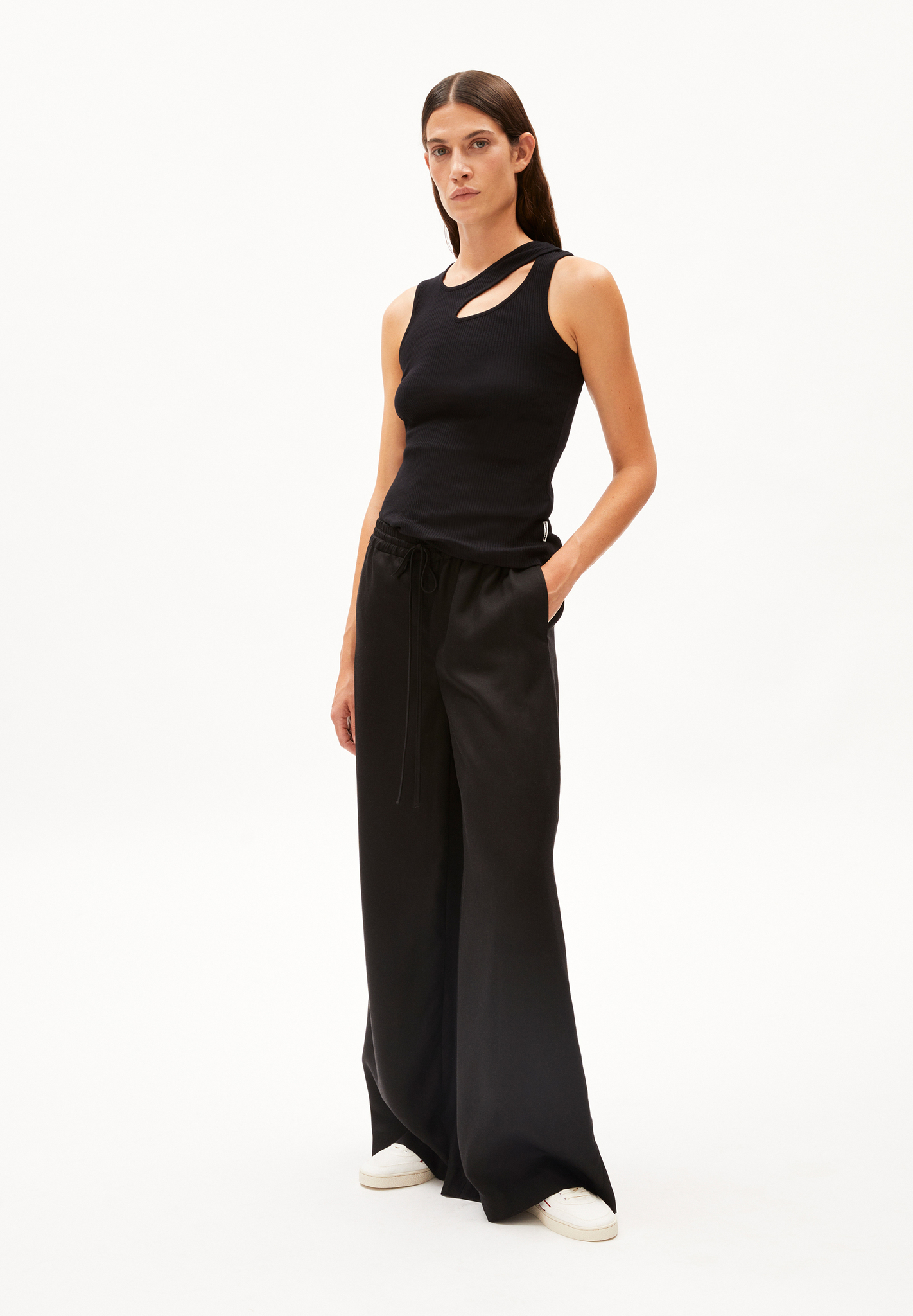 Armedangels NIKAATAA Ripp-Top Slim Fit aus Bio-Baumwoll Mix in schwarz Armedangels NIKAATAA Ripp-Top Slim Fit aus Bio-Baumwoll Mix in schwarz