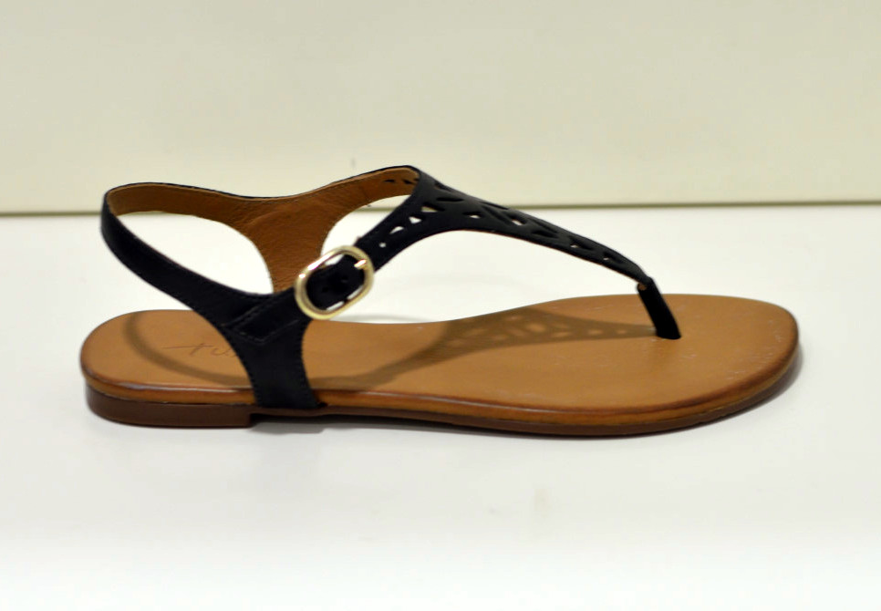   Tube Zehensandalen mit Riemchen aus Leder in schwarz mit Lochmuster