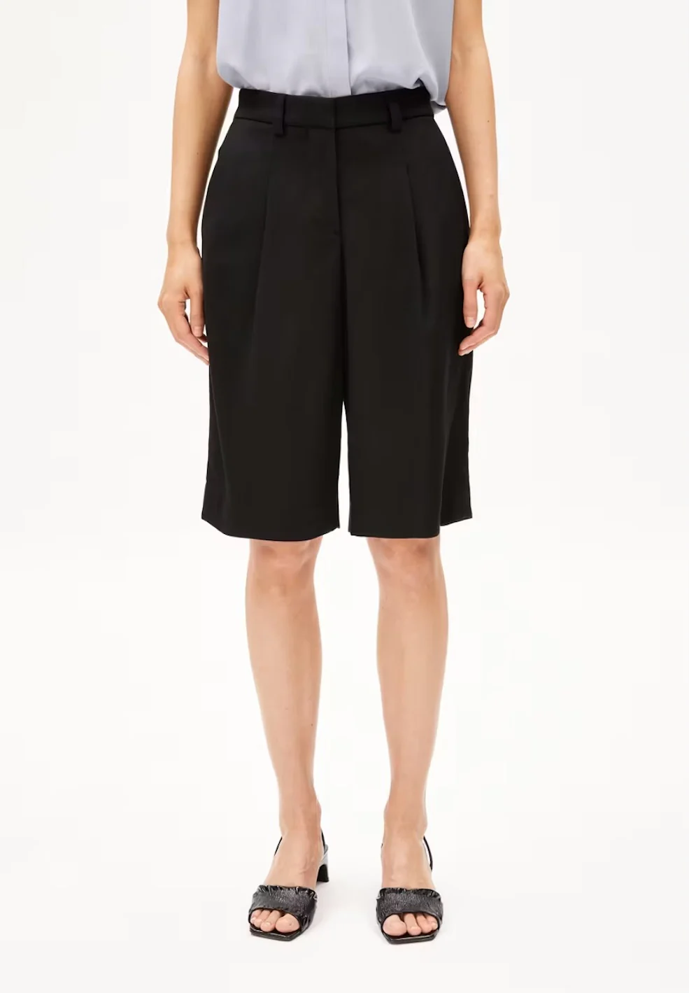Armedangels NAMAAL Webhose aus LENZING™ ECOVERO™ Viskose Mix in schwarz 
