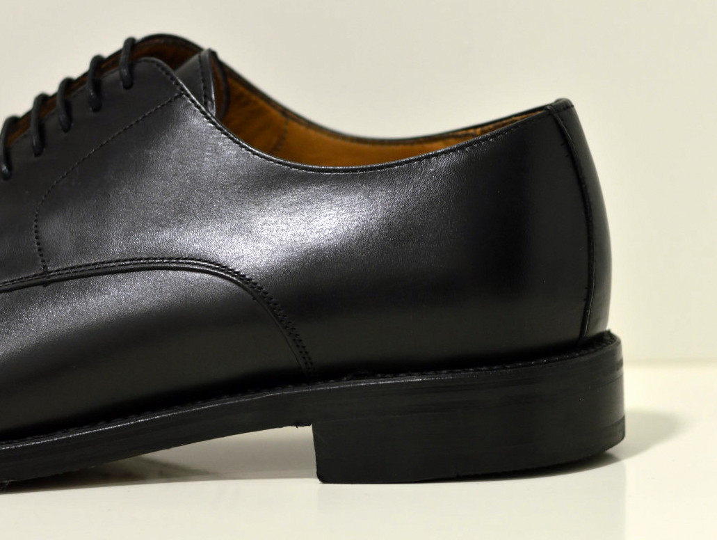  Berwick Rahmengenähter Blúcher Schuh mit Quernaht in schwarz 3012-K1 