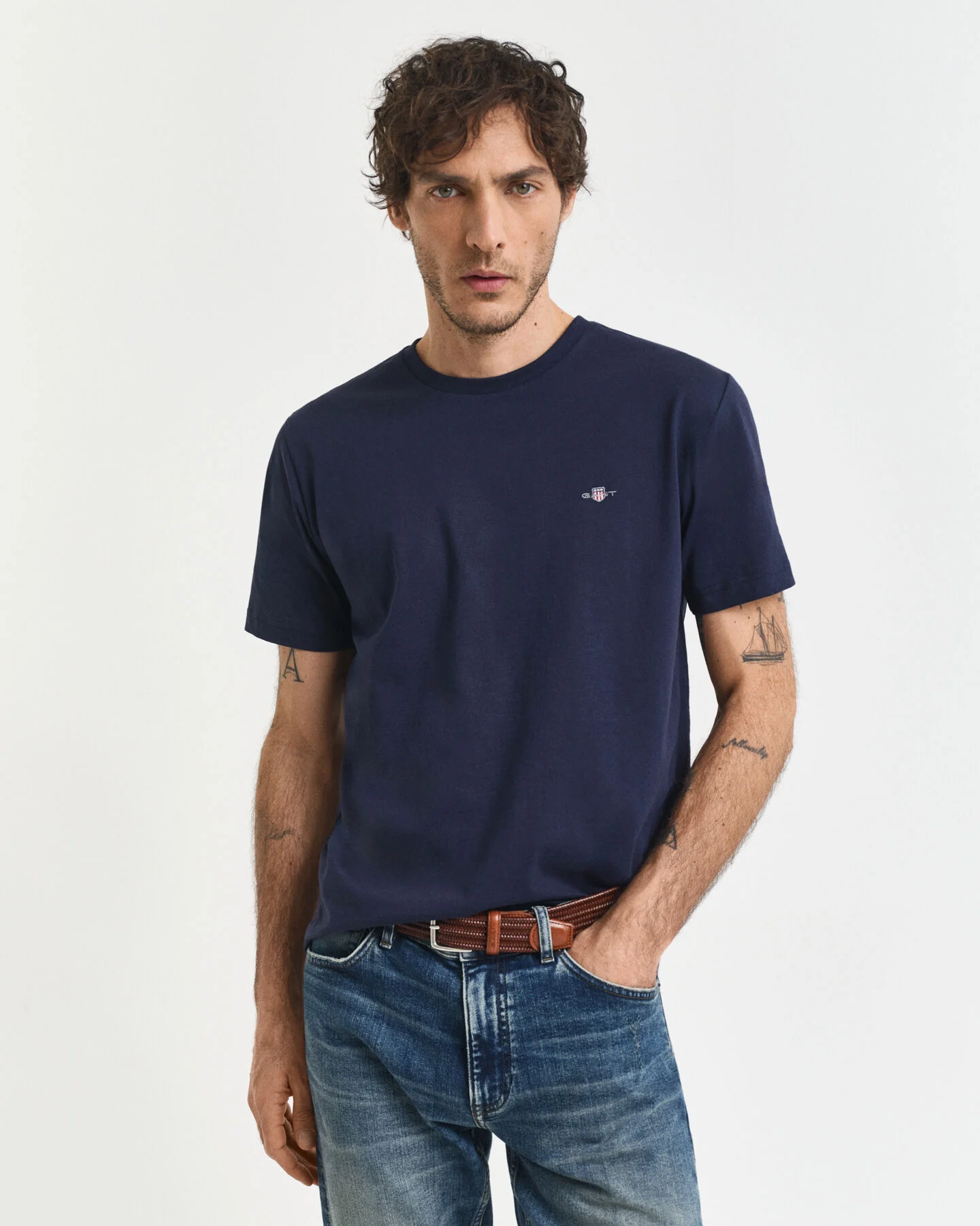 Gant Regular Fit Shield T-Shirt aus Baumwolle in dunkelblau