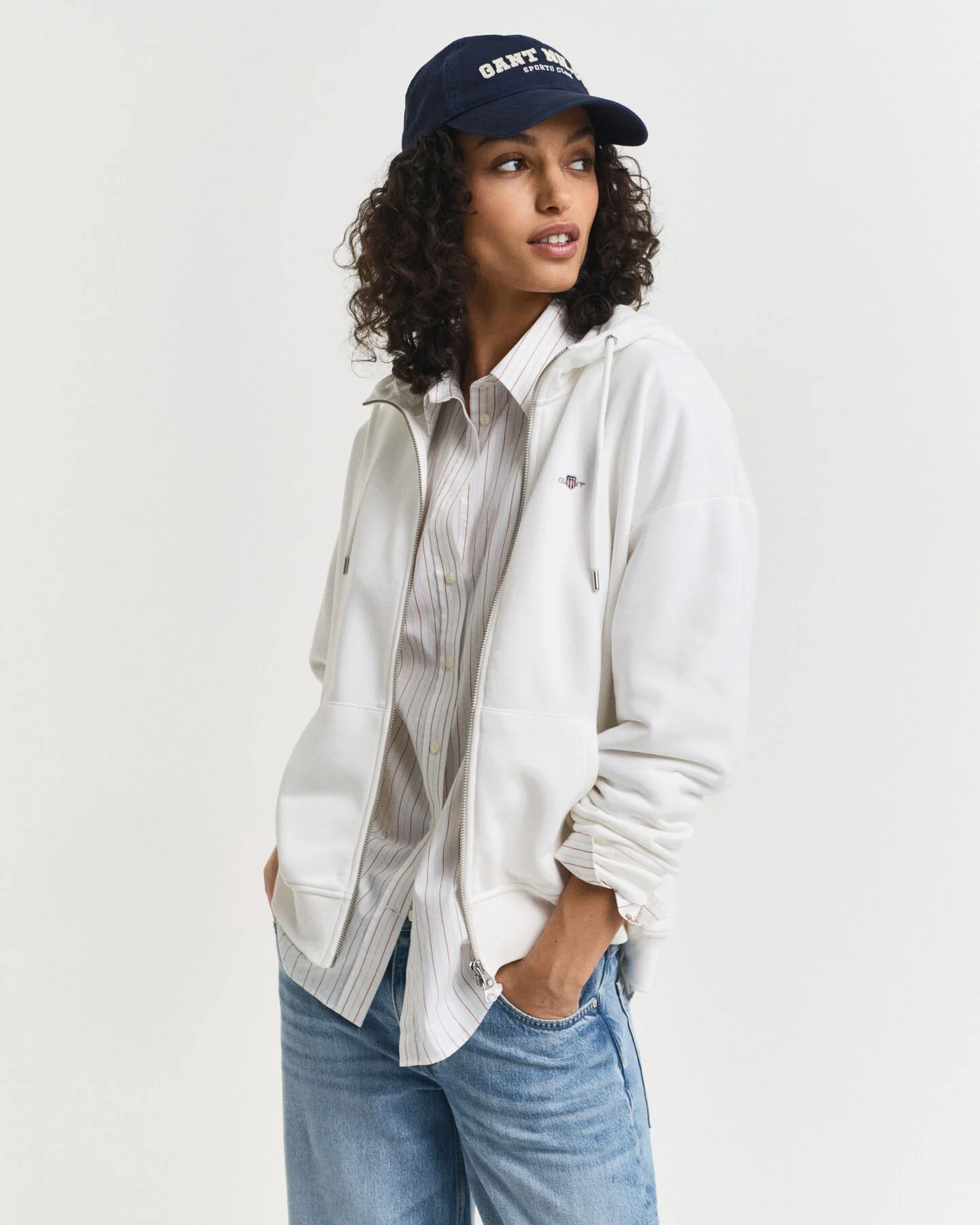 GANT Shield Sweatjacke in eggshell SHIELD ZIP HOODIE