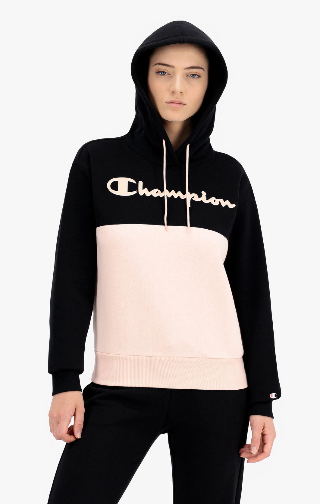 Champion Kapuzenpullover mit zweilagigem Logo-Schriftzug und Nahtdesign