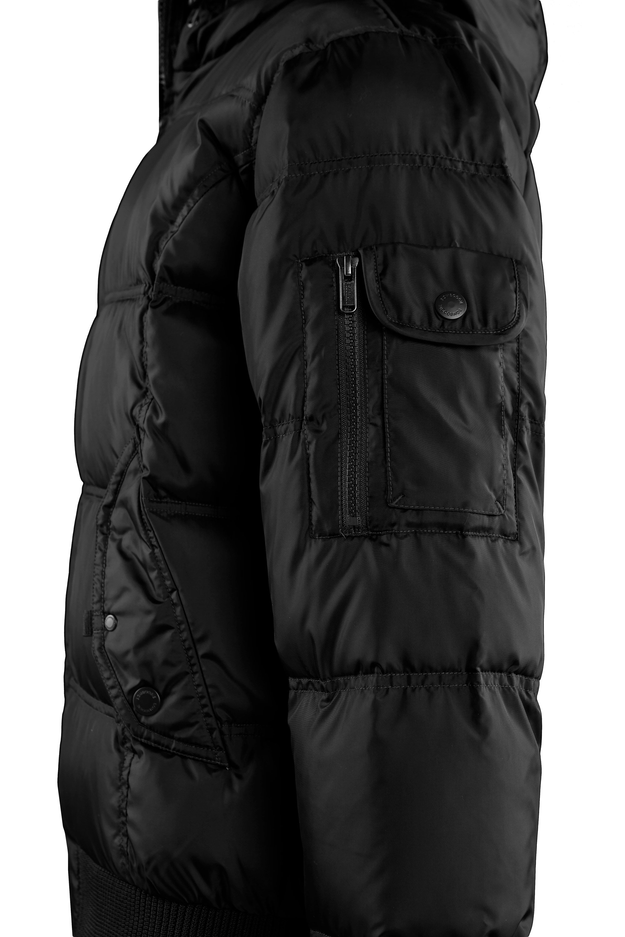 BomBoogie Daunen Bomberjacke mit echtem Pelz in schwarz Modell: 24/25 BomBoogie Daunen Bomberjacke mit echtem Pelz in schwarz Modell: 24/25