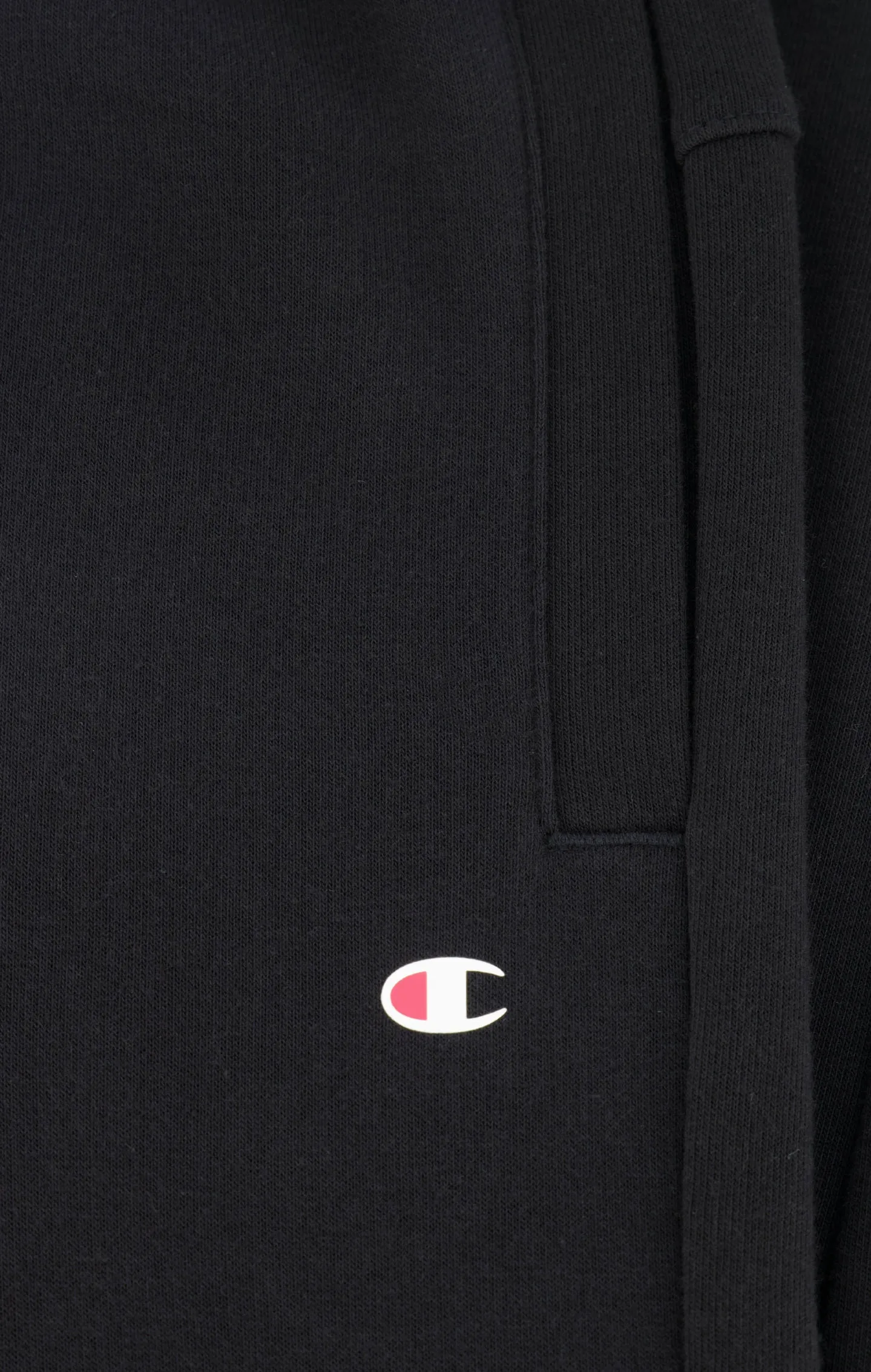 Champion Jogginghose aus Baumwolle Slim-Fit in schwarz Champion Jogginghose aus Baumwolle Slim-Fit in schwarz