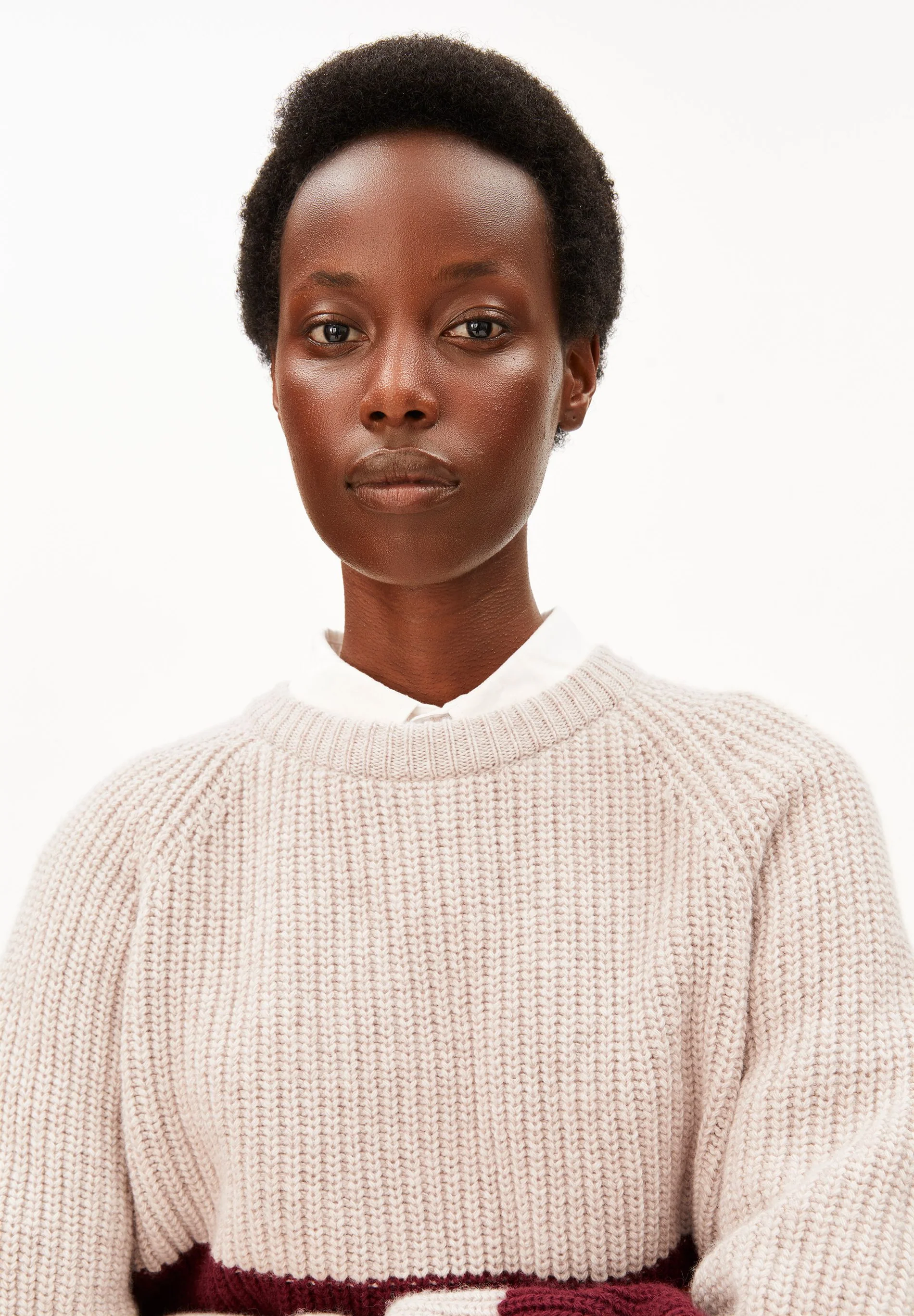 Armedangals GESTREIFTER RIPP-STRICKPULLOVER  Bio-Woll Mix / Pullover in honey melange-velvet red