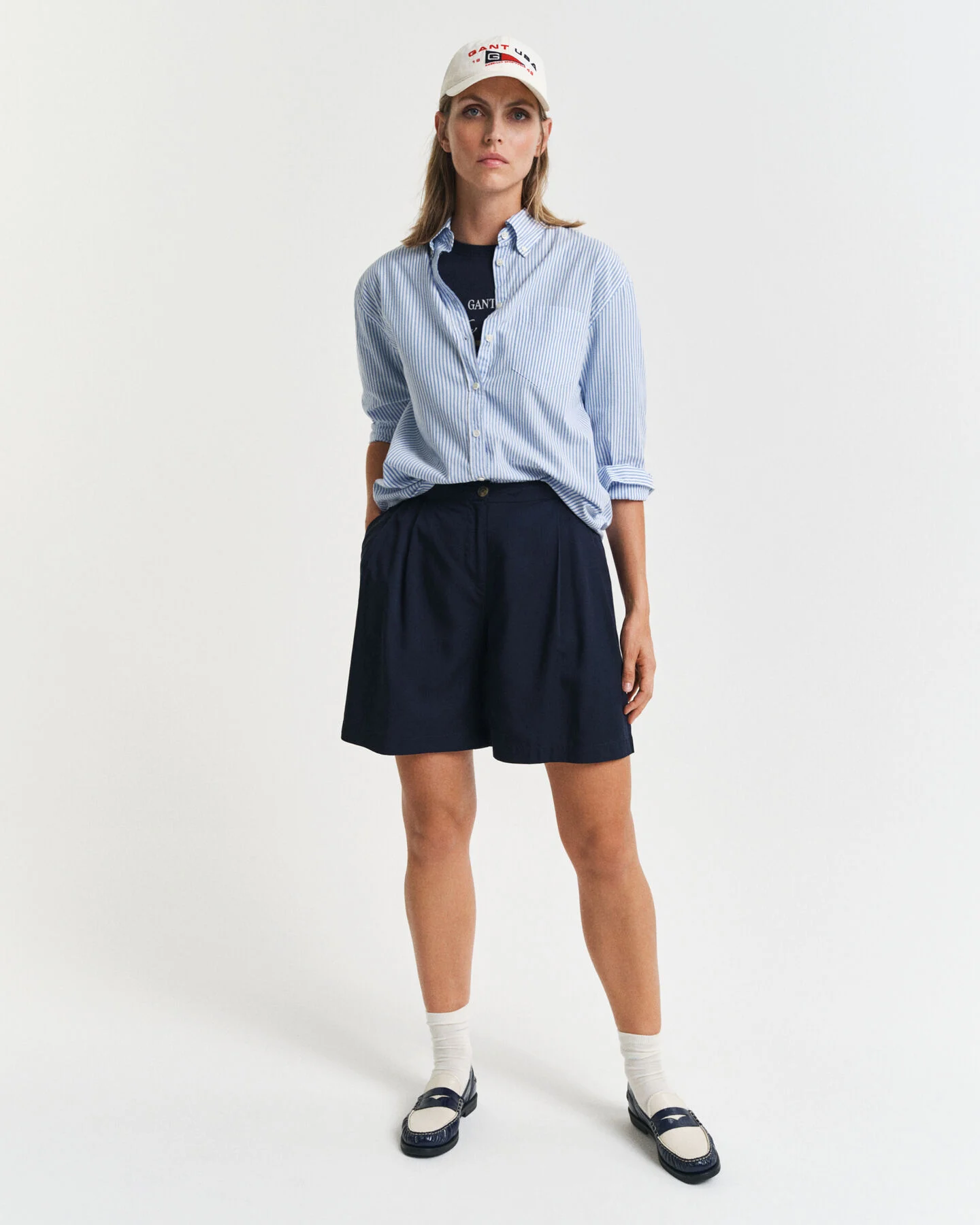 Gant Fluid Relaxed Fit Shorts aus Baumwolle in Evening Blue Gant Fluid Relaxed Fit Shorts aus Baumwolle in Evening Blue