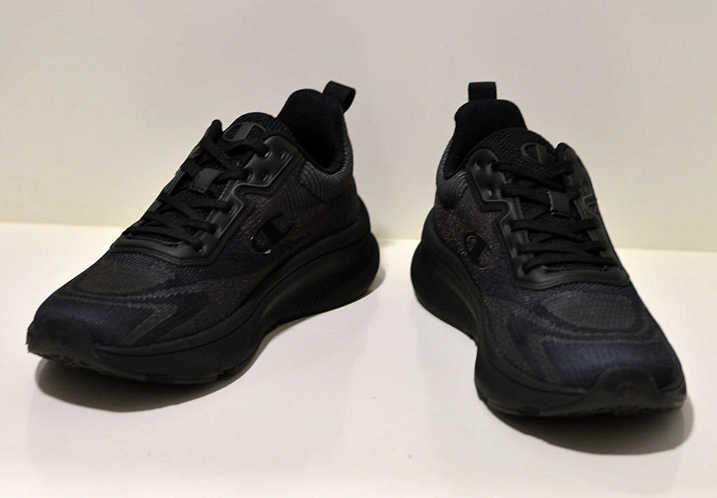 Champion Galactic Low Cut Shoe / Sneakers in schwarz 