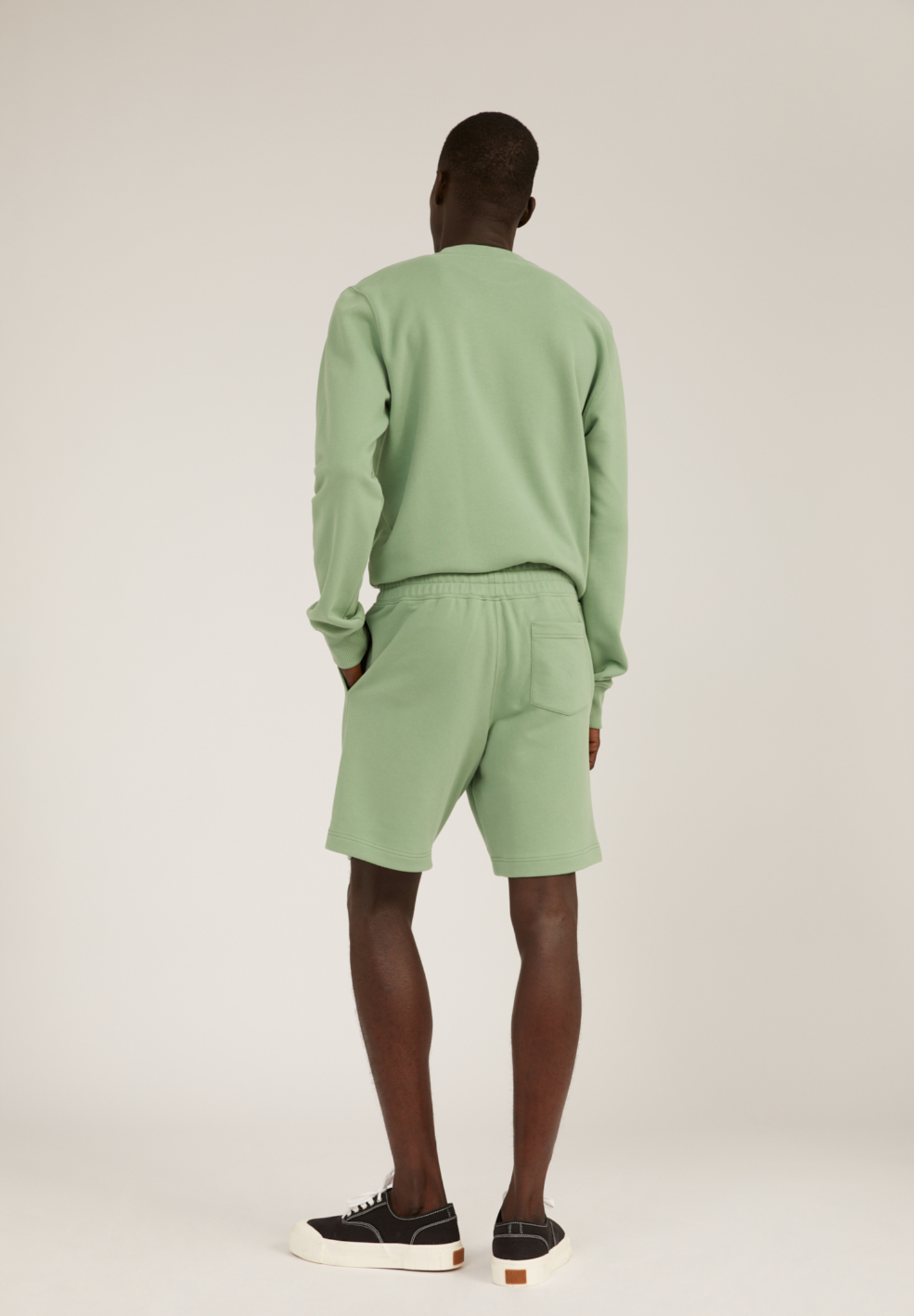 Armedangels MAARCEL COMFORT Sweat Shorts aus Bio-Baumwolle misty grass Armedangels MAARCEL COMFORT Sweat Shorts aus Bio-Baumwolle misty grass