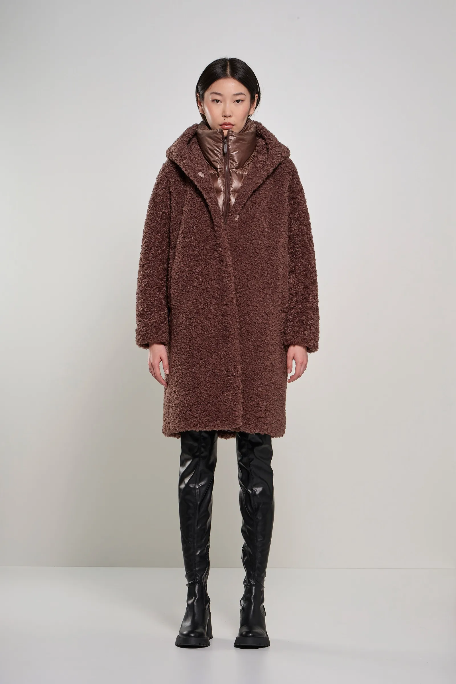 BomBoogie CW7658TSFC4 Langer Mantel aus Sherpa Fleece BomBoogie CW7658TSFC4 Langer Mantel aus Sherpa Fleece