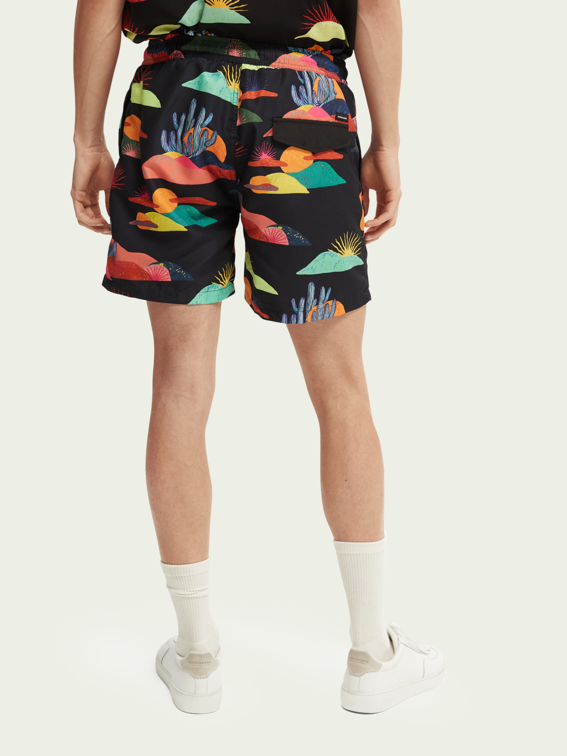 Scotch&Soda Abel Macias Badeshorts mit Print in schwarz Scotch&Soda Abel Macias Badeshorts mit Print in schwarz