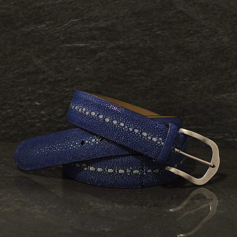 Fausto Colato Gürtel aus Rochenleder Galuchart 4,0cm row stone mit Razza