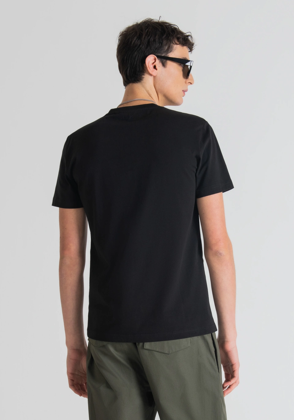 Antony Morato T-SHIRT SLIM FIT AUS REINER BAUMWOLLE MIT PRINT AUF DER VORDERSEITE in schwarz 