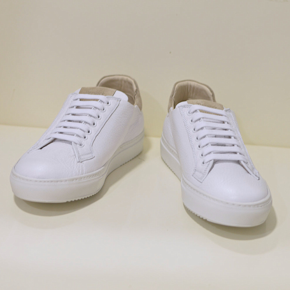 Berwick 1707 edle handgefertigter Sneaker aus echtem Hirschleder in weiß / beige